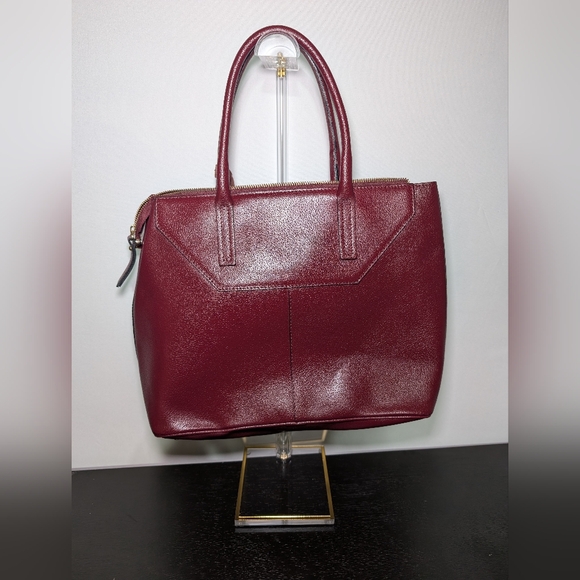 Innue Elegant Burgundy Tote Bag Italian Leather - Picture 3 of 6